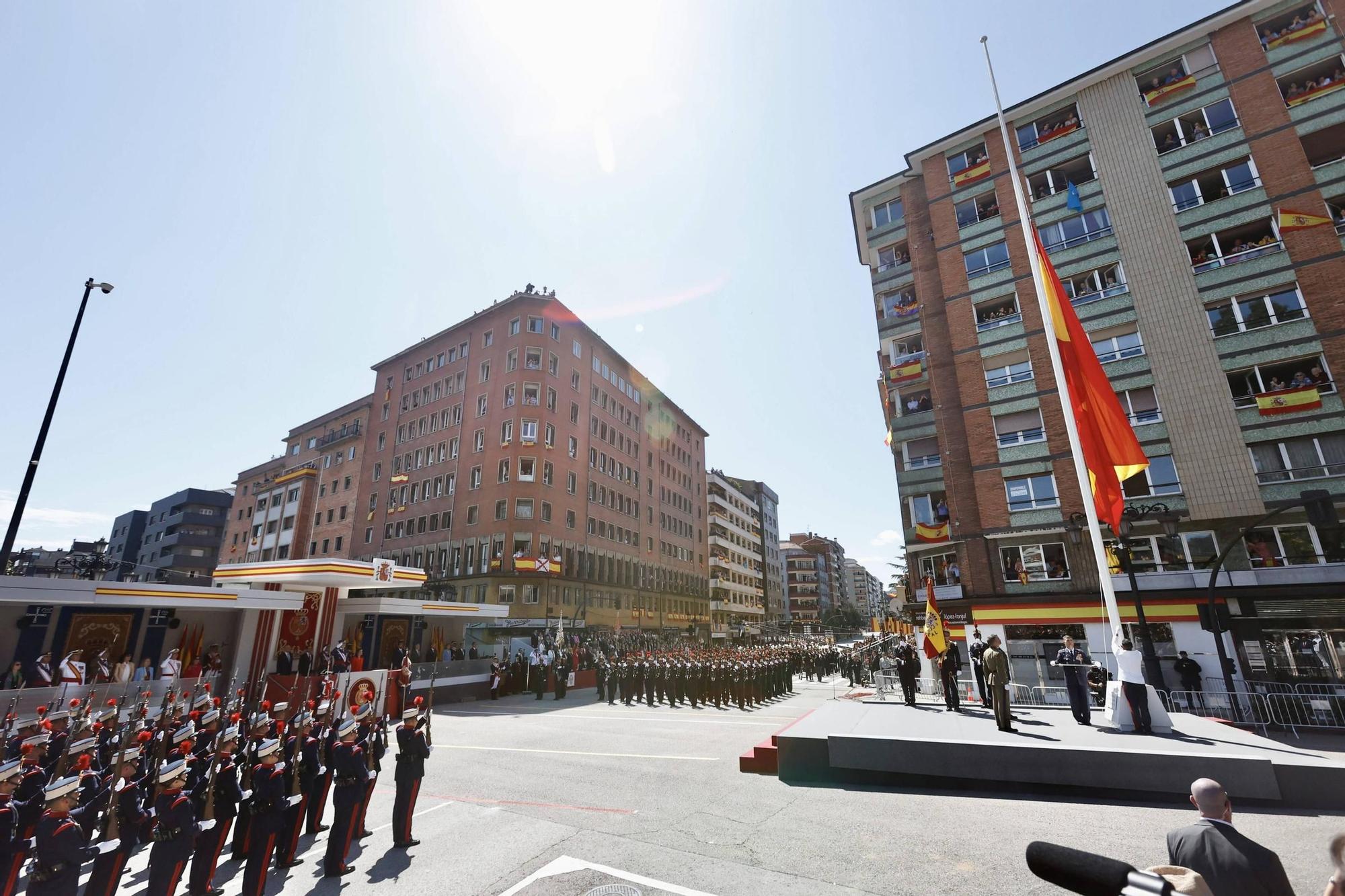 EN IMÁGENES: Así fue el multitudinario desfile en Oviedo por el Día de las Fuerzas Armadas