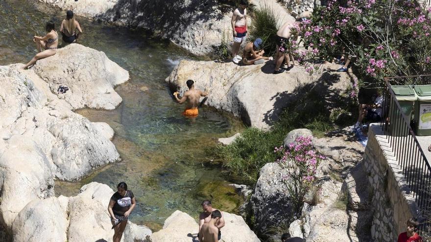 Muere un hombre de 35 años tras golpearse la cabeza al lanzarse al agua en el Pou Clar de Ontinyent