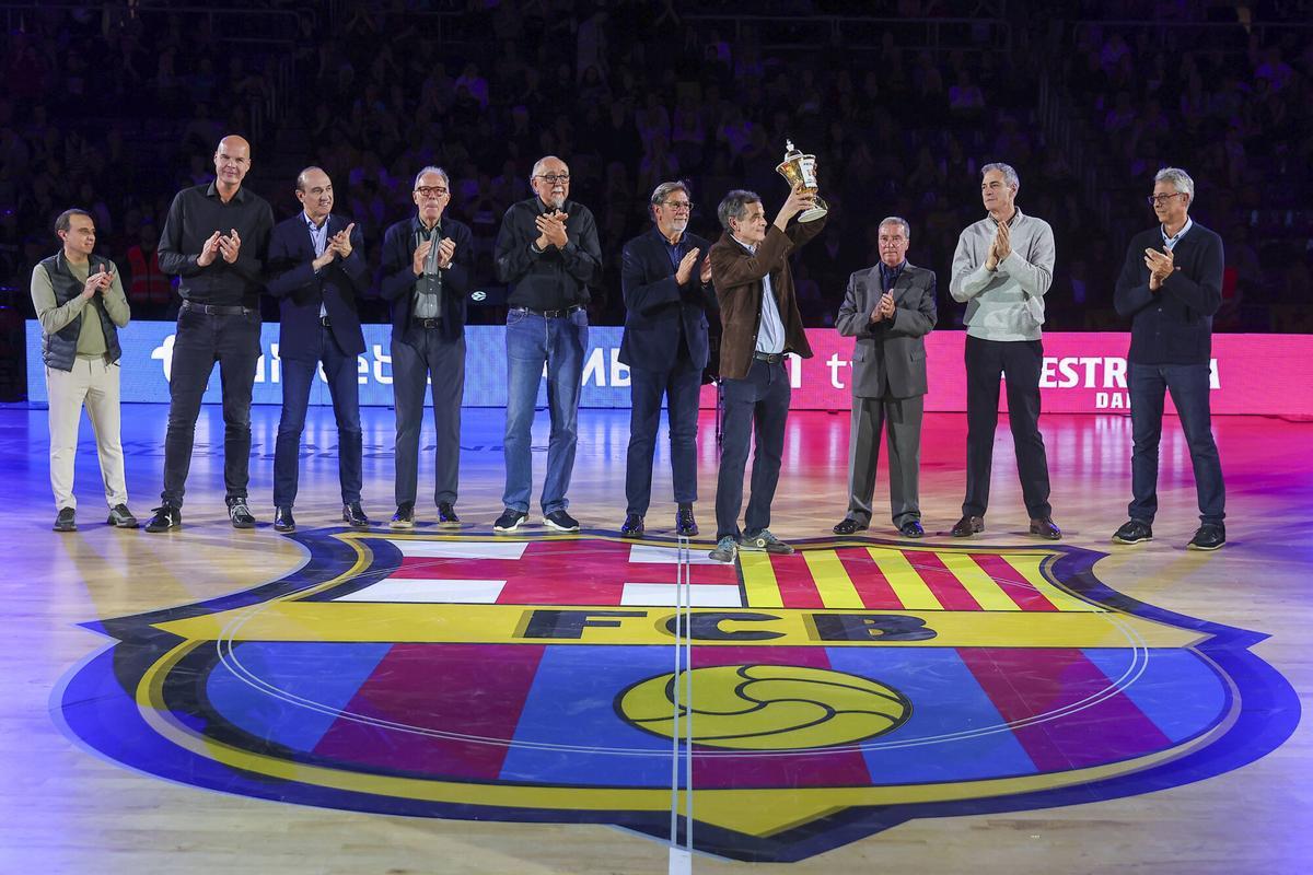 Integrantes de la plantilla campeona de la Recopa de 1985 en Grenoble.