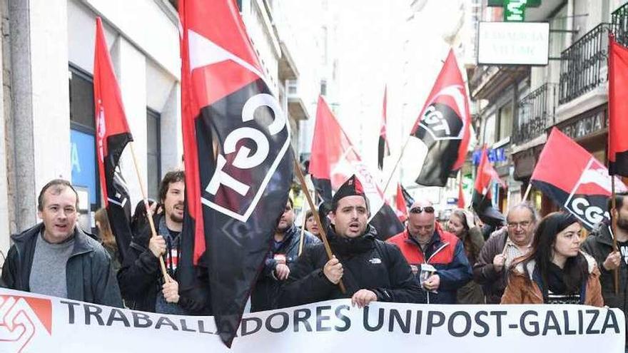 Protesta de trabajadores de Unipost en A Coruña.