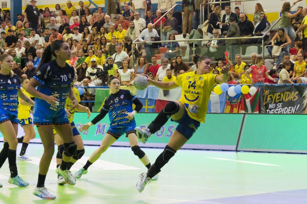 El Rocasa Gran Canaria se corona en la Liga Guerreras Iberdrola por segunda vez siete años