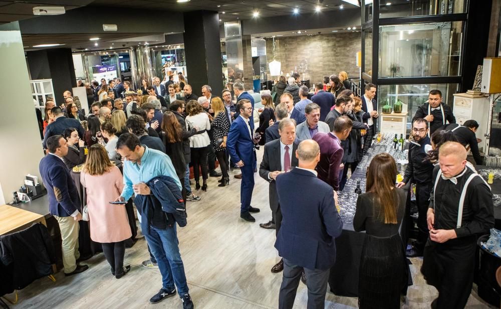 Fiesta de reinauguración de la tienda de Muebles La Fábrica en València.