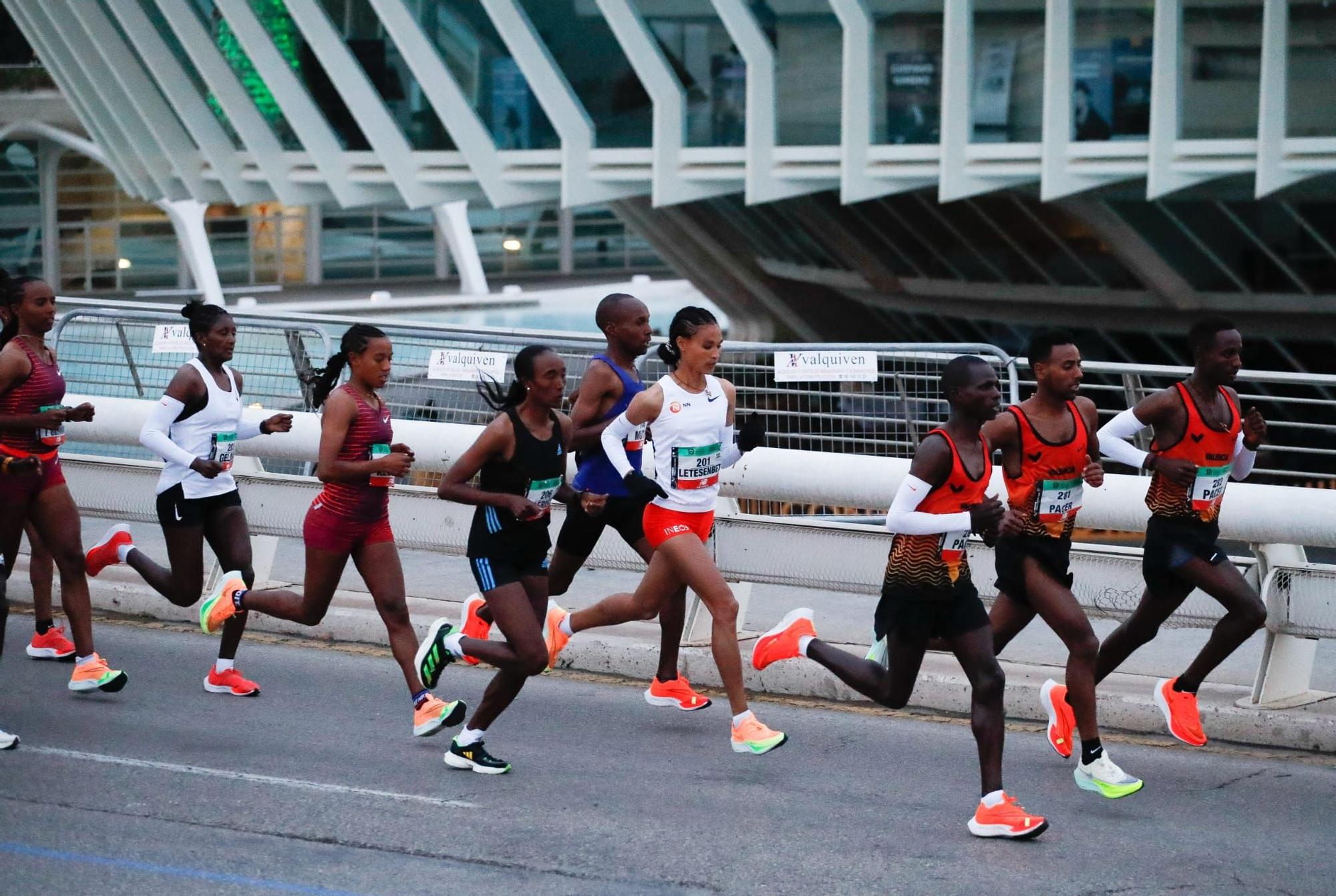 GALERÍA | Todas las imágenes de la Maratón Valencia Trinidad Alfonso