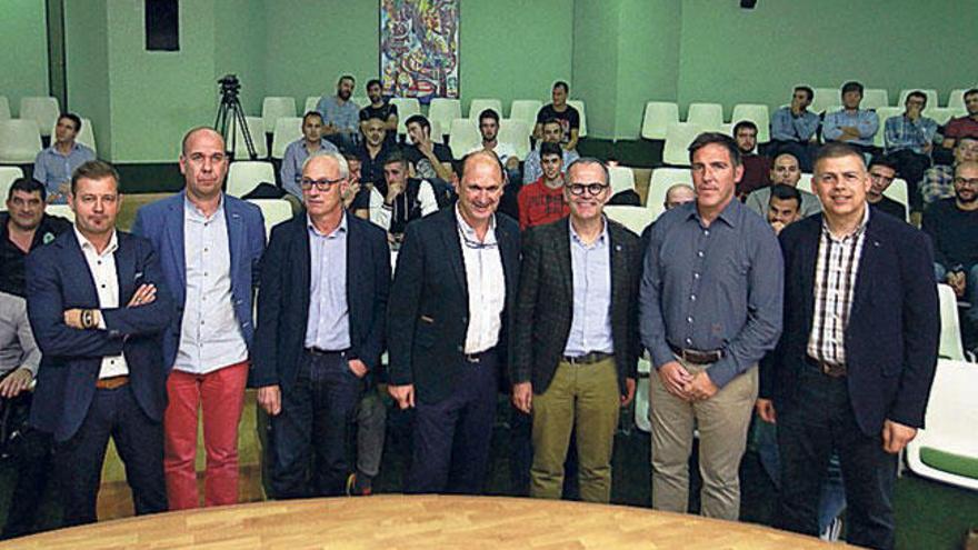 Berizzo, ayer en el curso de entrenadores en Ourense. // Jesús Regal