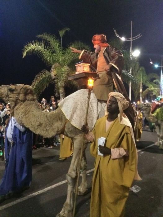 Llegada y cabalgata de los Reyes Magos en Arrecife