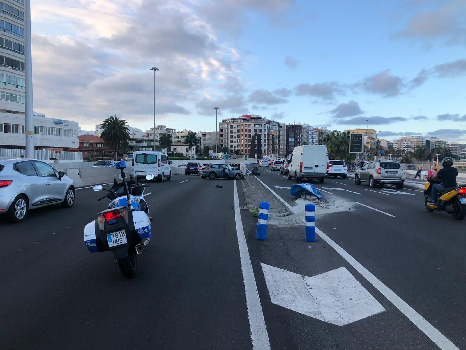 Un accidente en la Avenida Marítima deja un herido y causa retenciones