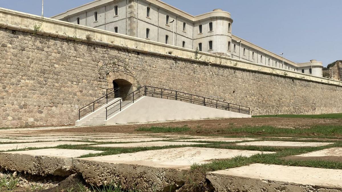 La rampa de la Puerta del Socorro debe retirarse por orden de la Comunidad Autónoma.