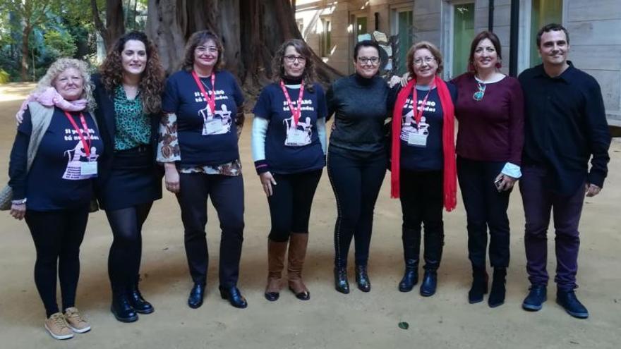 Representantes de las aparadoras de Elche con diputados autonómicos