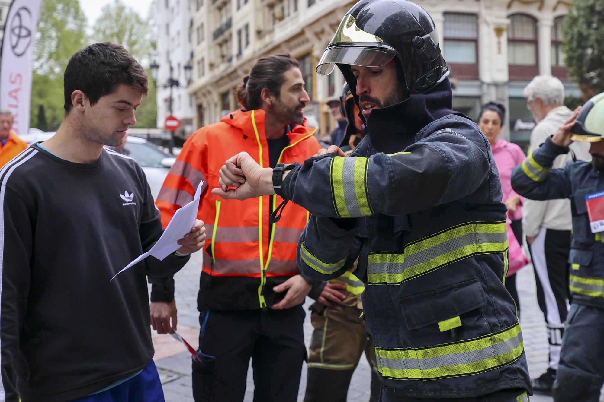 El espíritu de Eloy Palacio toma el centro de Oviedo ocho años después del incendio Uría