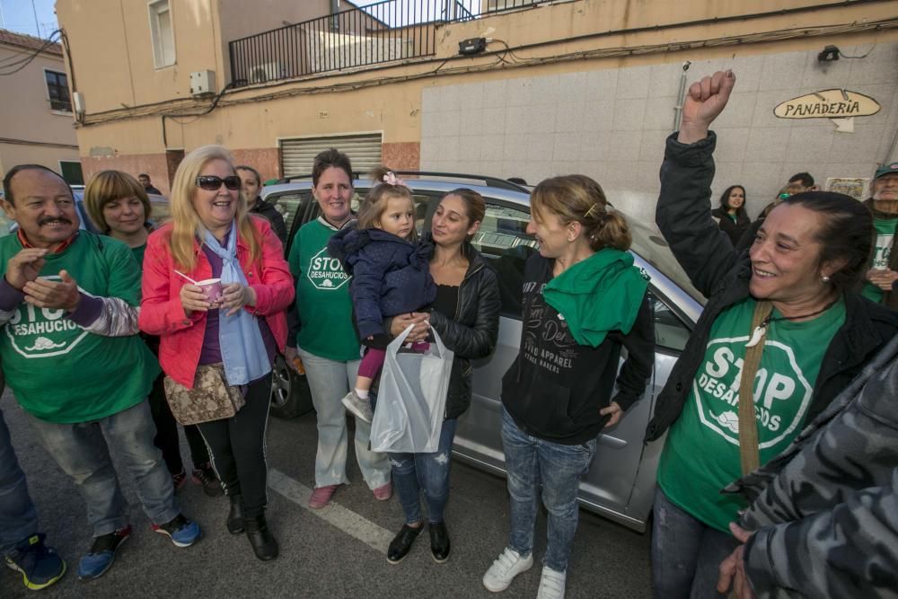 La PAH celebra la paralización del desahucio