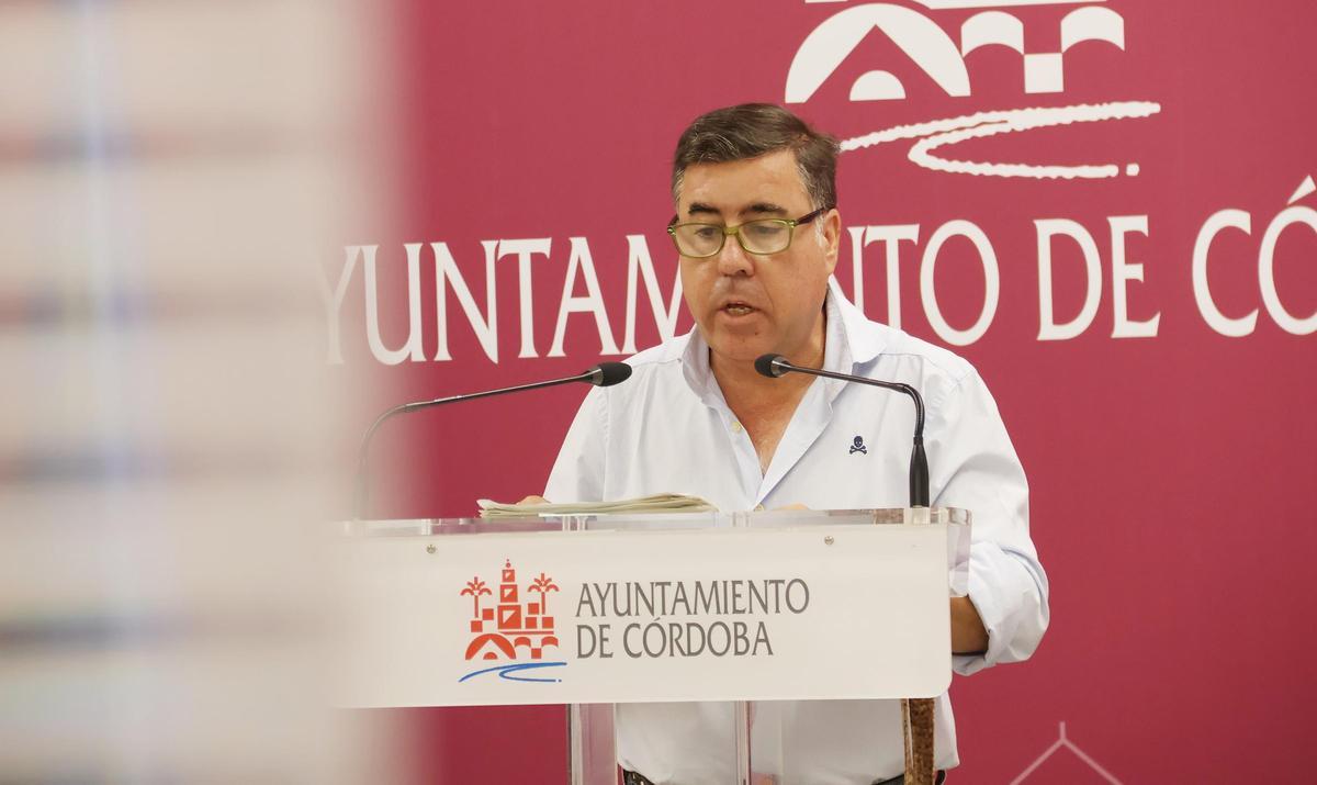 El delegado de Infraestructuras, Miguel Ruiz Madruga, en su comparecencia.