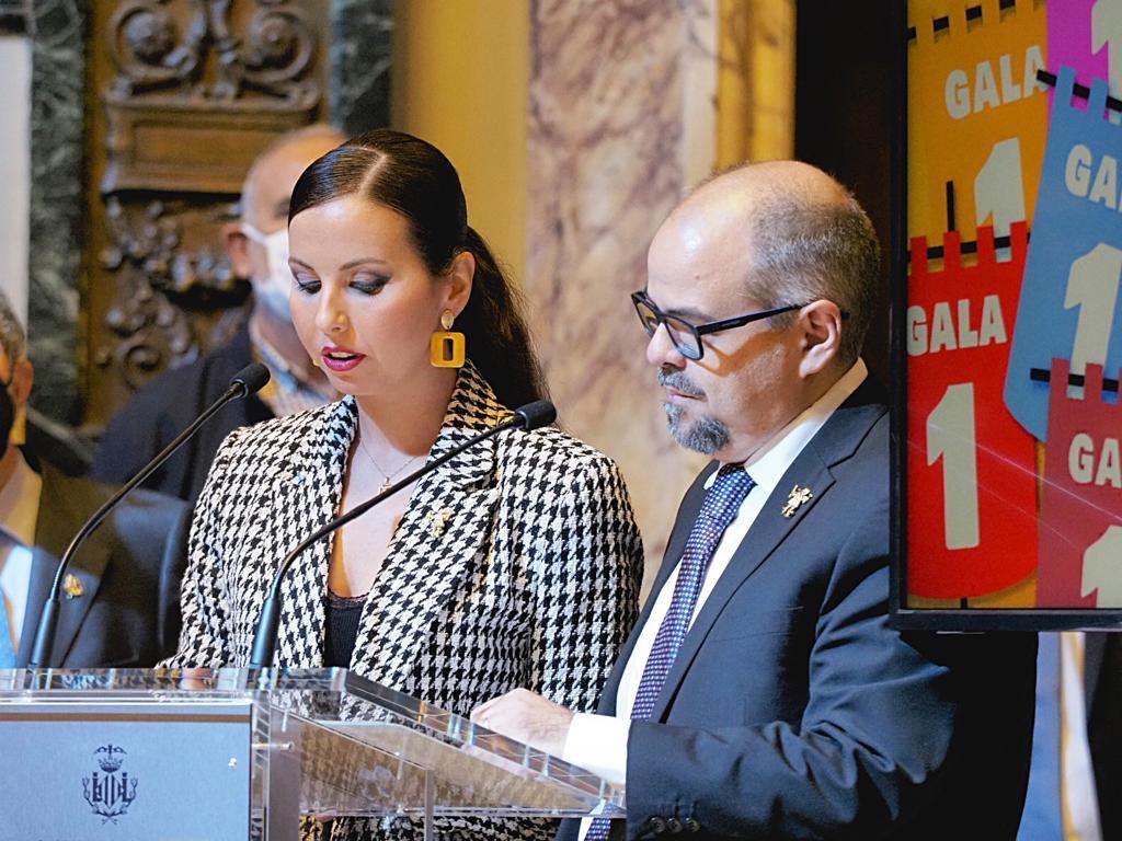 Honores a los artistas en la Gala de los 1 con Algarra en el recuerdo