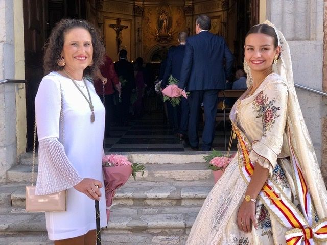 La ofrenda a la Mare de Déu del Roser y la serenata zanjan las fiestas de Almassora