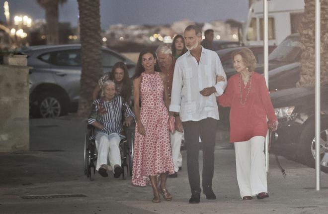 Los Reyes y sus hijas, banquete en el Portitxol