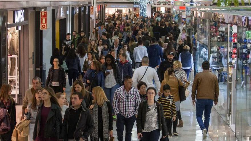 A la caza de chollos en el primer día de rebajas