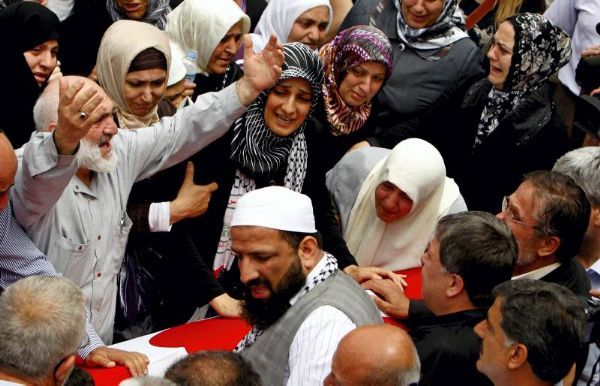 Funeral por los nueve activistas turcos