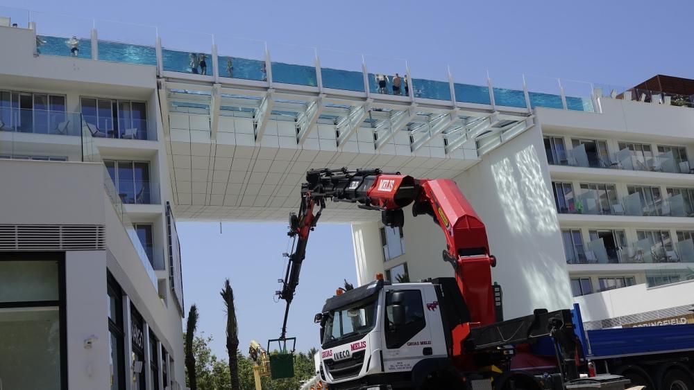 Clausuran una de las dos piscinas colgantes de Magaluf por fugas de agua