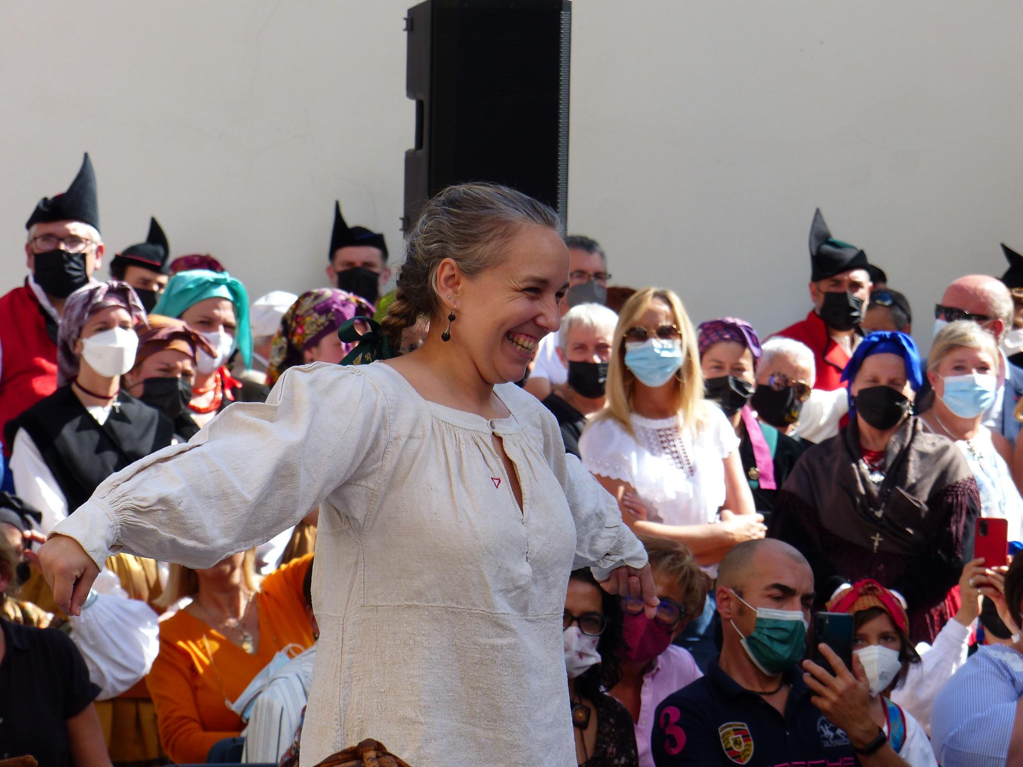 Pasarela de lujo en Grado por el Día’l traxe’l país