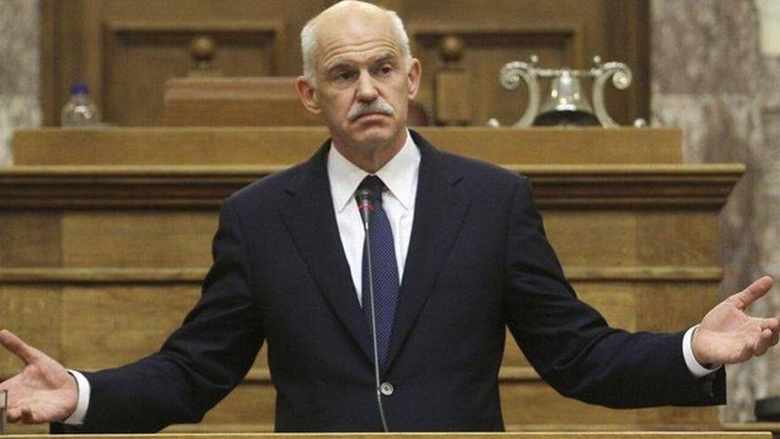 Papandreu se juega su futuro esta noche ante el Parlamento, que votará su moción de confianza
