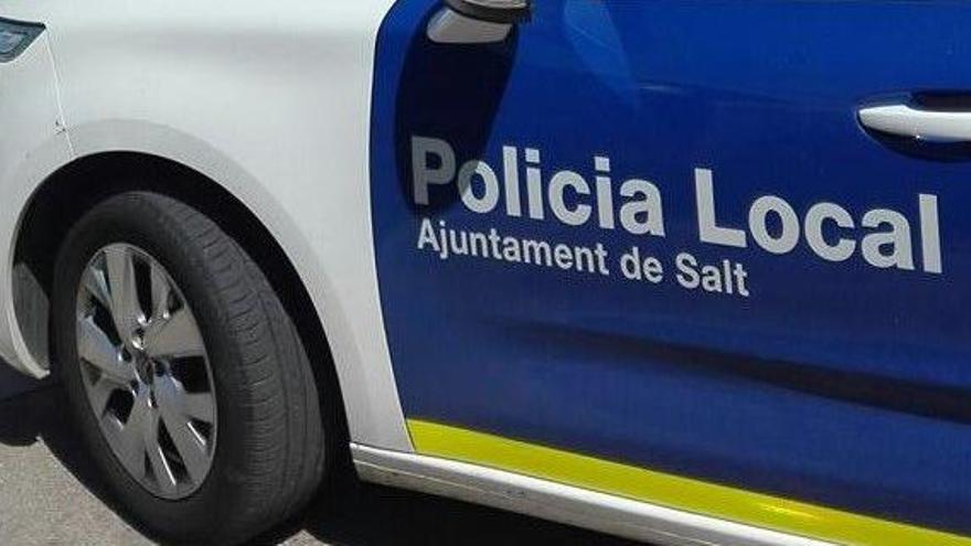 Un cotxe de la policia e Salt