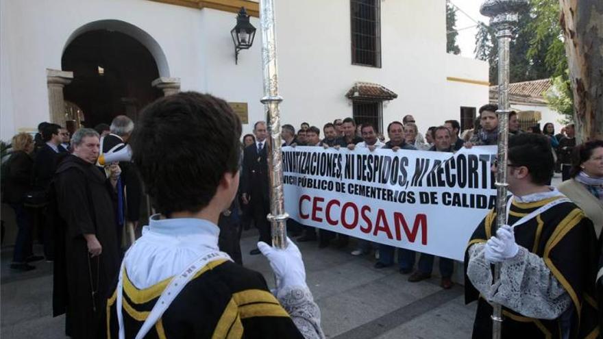 El 60% de la plantilla de Cecosam secunda un paro &quot;sin incidentes&quot;