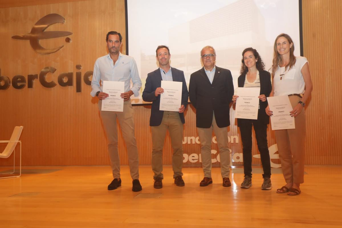 Equipo arquitectónico de la 'Vivienda unifamiliar aislada en la Avda. Ilustración 4, zona 1 y parcela 15 de Zaragoza', ganadores del Premio García Mercadal.