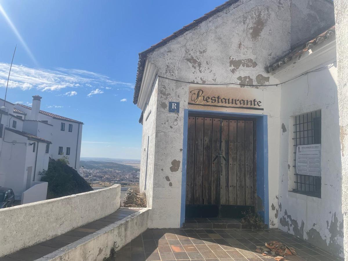 Fotogalería | La Cofradía de la Montaña de Cáceres recupera la cafetería tras años de litigio Fotogalería | La Cofradía de la Montaña de Cáceres recupera la cafetería tras años de litigio