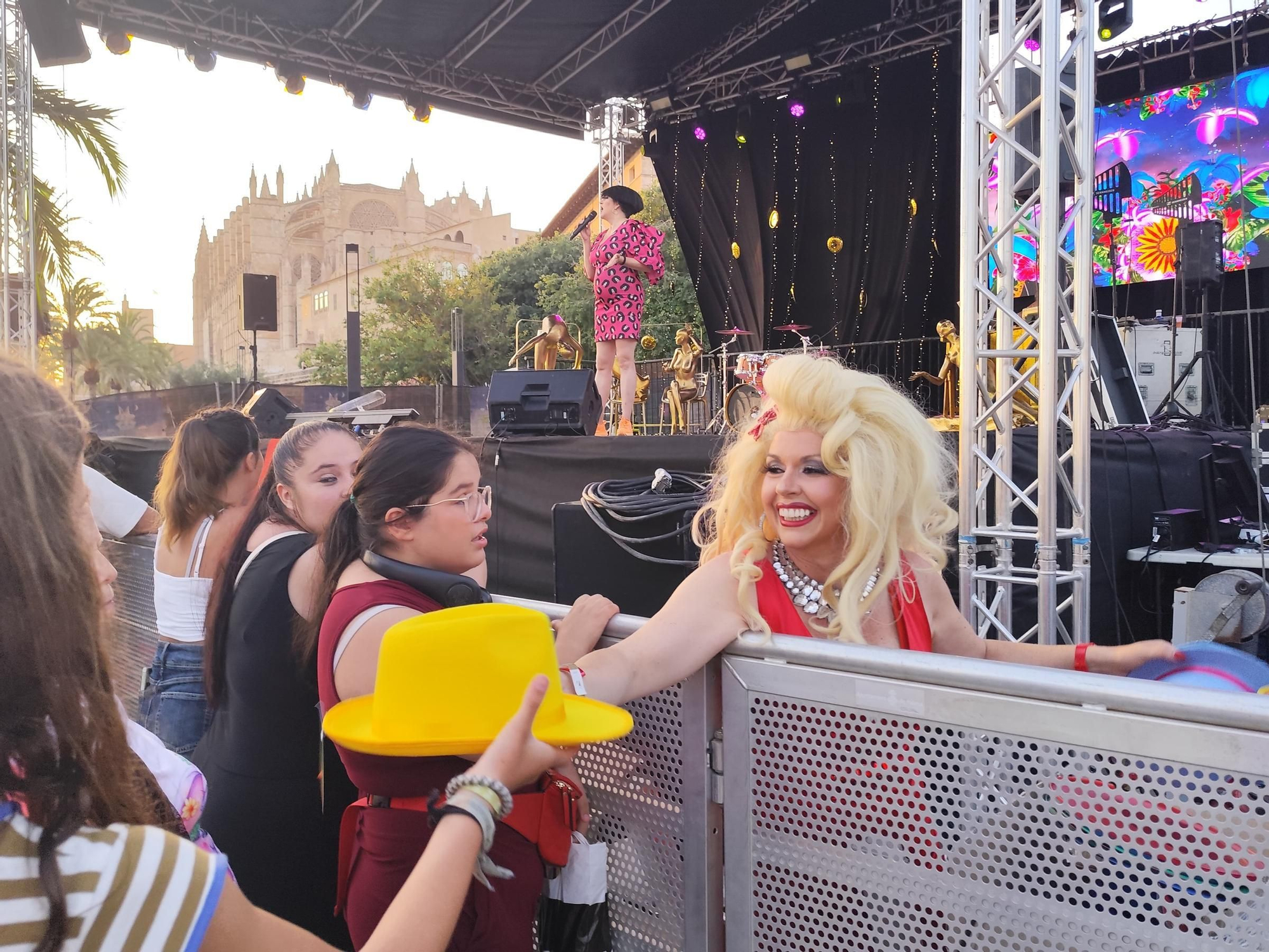 El Parc de la Mar vibra con la fiesta del Flexas: Antònia Font, la gran sorpresa de la noche