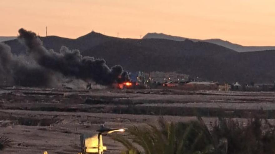 Arde un almacén de tomates abandonado en Ingenio