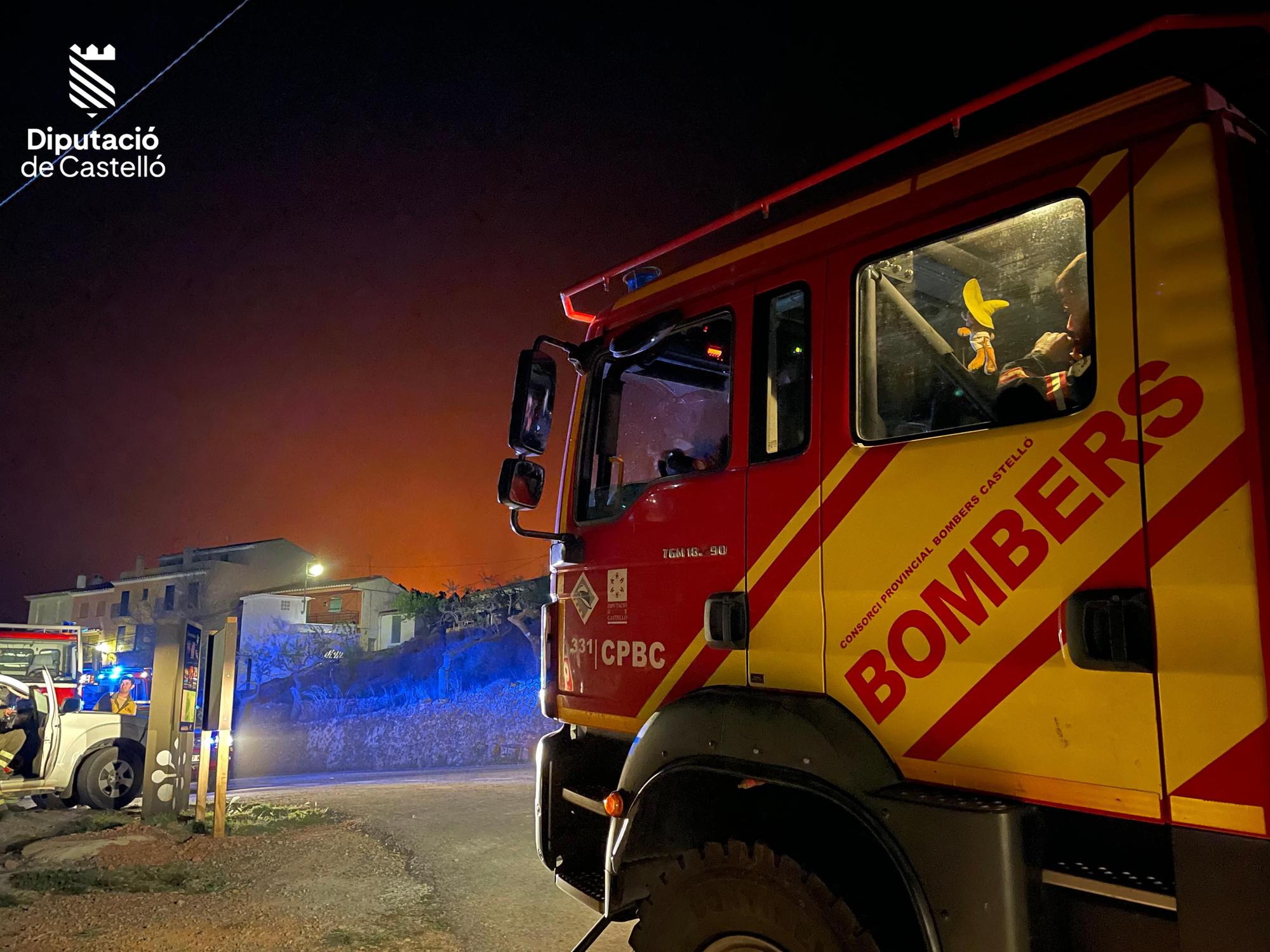 Galería: Otra noche de pesadilla para los bomberos