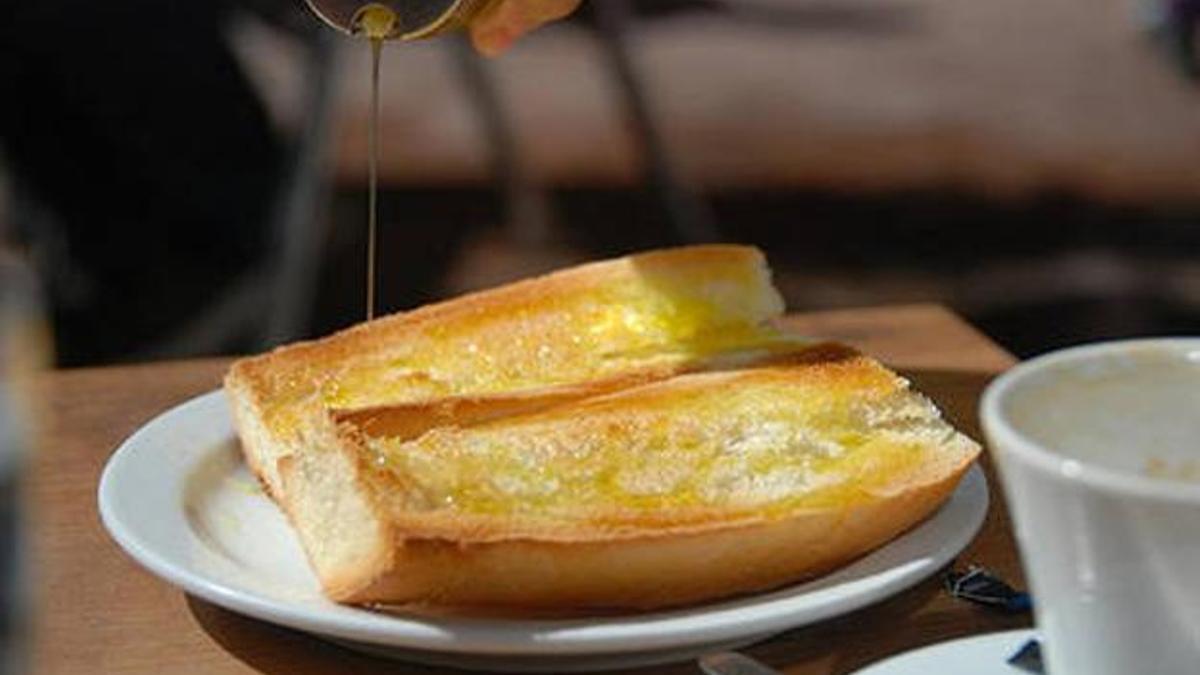 Las tostadas de pan forman parte de uno de los desayunos más tradicionales.