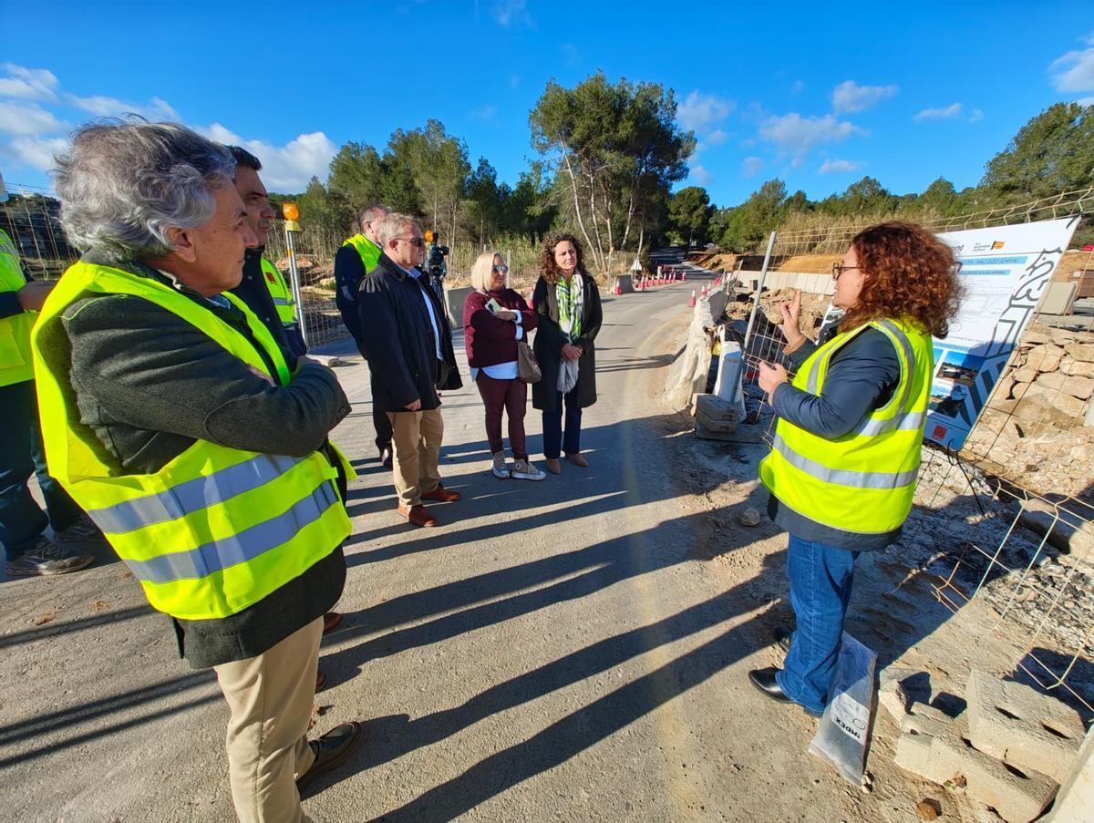 El comisionado para la Recuperación, Raúl Mérida, visita la última fase de las obras junto a la directora general de Recuperación y Reconstrucción, Sandra Castillo, y la directora general de Infraestructuras de Transporte Terrestre, María José Martínez.