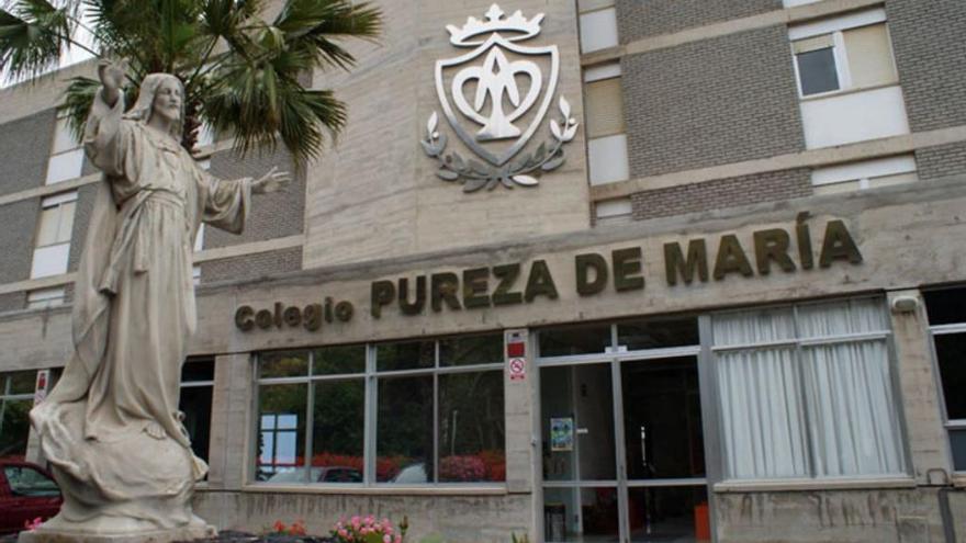 Exterior del colegio Pureza de María.