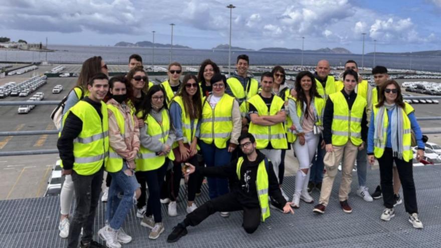 Alumnos del IES León Felipe de Benavente, en el mayor puerto pesquero de Europa