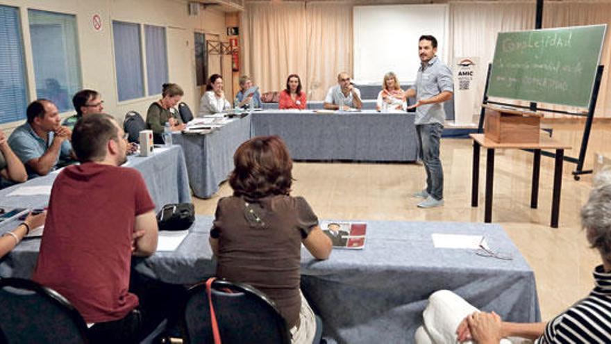 Los ´toastmasters´ de Mallorca se reúnen en el hotel Amic Horizonte, que cada semana les cede gratuitamente una sala.