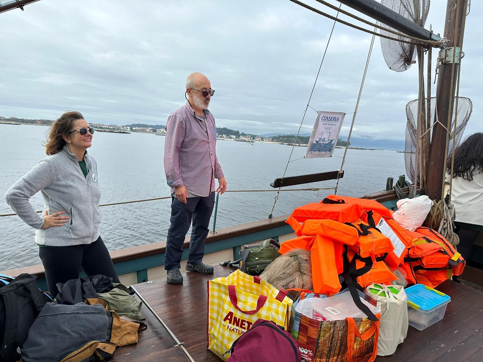 Asistentes a las actividades a bordo del "Chasula".