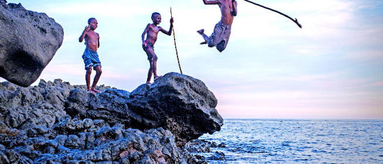 Salto al ayer en el mar de Savu