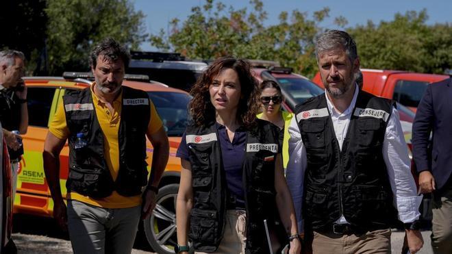 Ayuso acude al puesto de mando avanzado mientras los incendios de Madrid se unen en uno y alcanzan las 6.000 hectáreas calcinadas