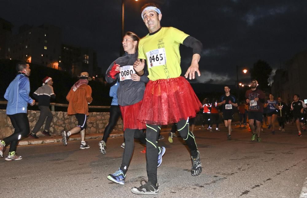 Más de 600 personas participan en la San Silvestre