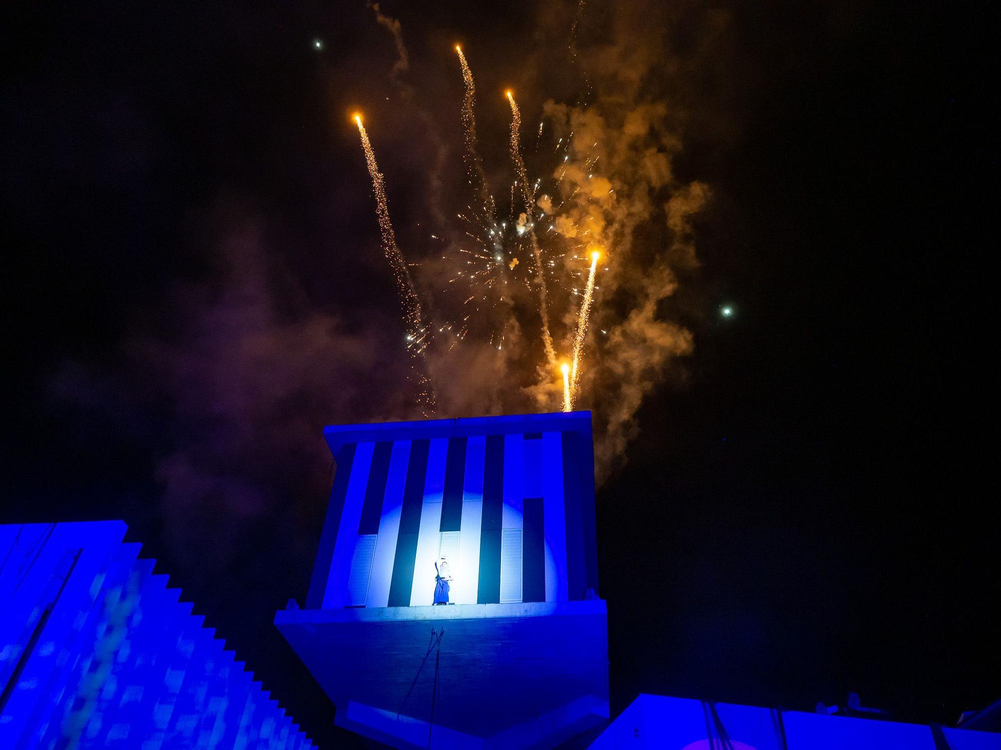 Un espectacle de dansa aèria inaugura la Capital de la Cultura Catalana 2023 a Lloret