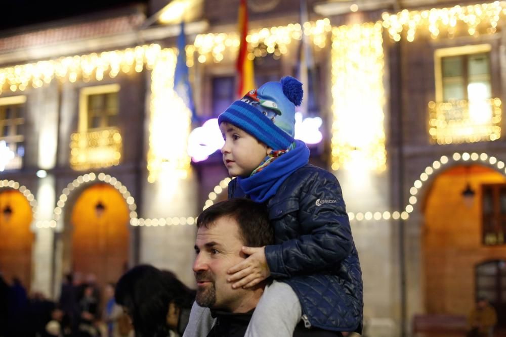 Encendido de las luces de Navidad en Avilés