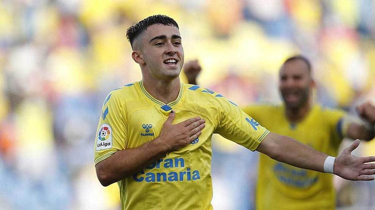 Alberto Moleiro celebra un gol con la UD Las Palmas