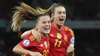 España vuelve a hacer historia y se lleva el billete a semifinales ante Suiza (2-0)
