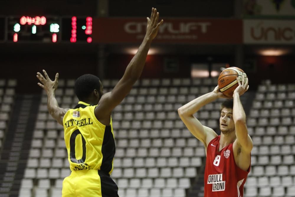 Les imatges del Bàsquet Girona-Azuqueca