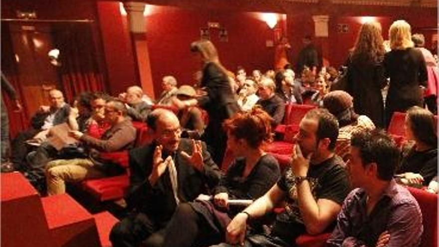 Las artes escénicas llaman a la rebelión contra la directora de Teatres