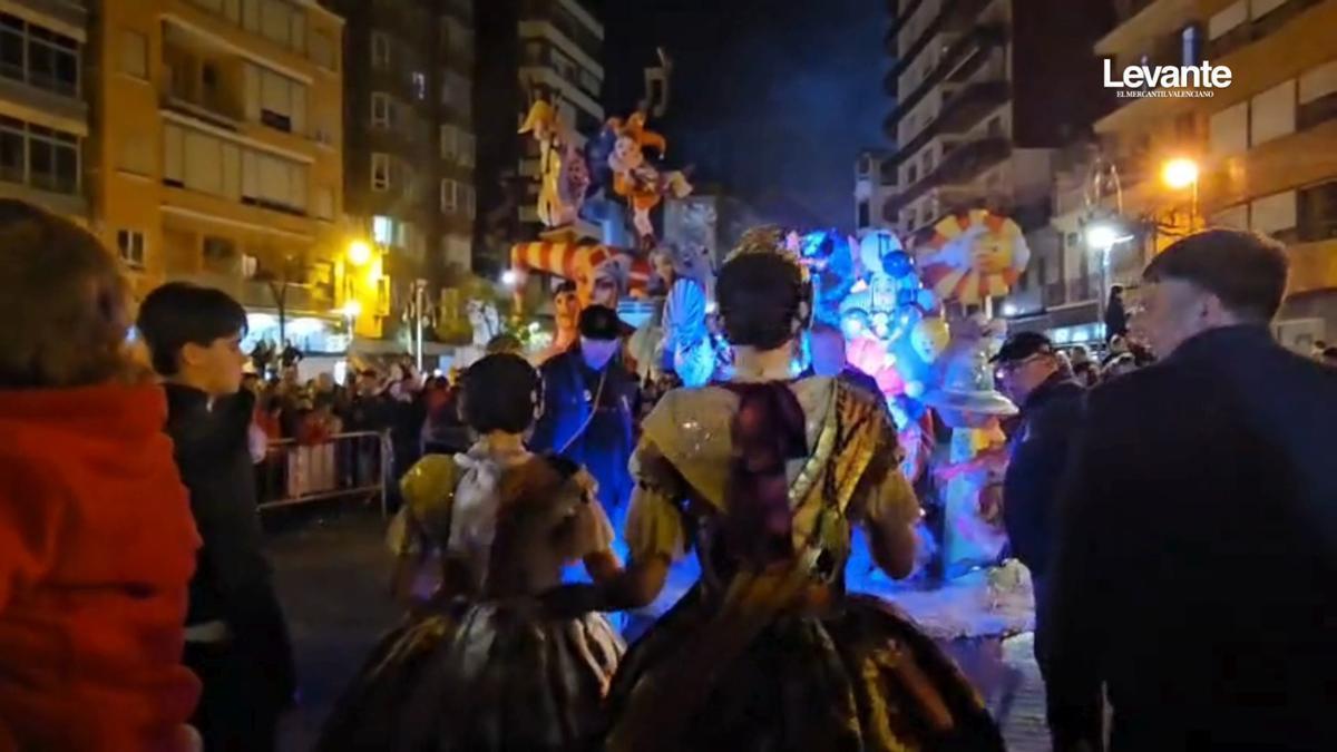 Asi ha sido la Cremà de la mejor falla infantil de Tavernes de la Valldigna