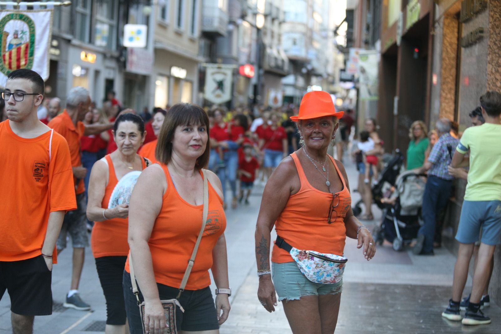 Pasacalles festero en Elche tras la Cridà