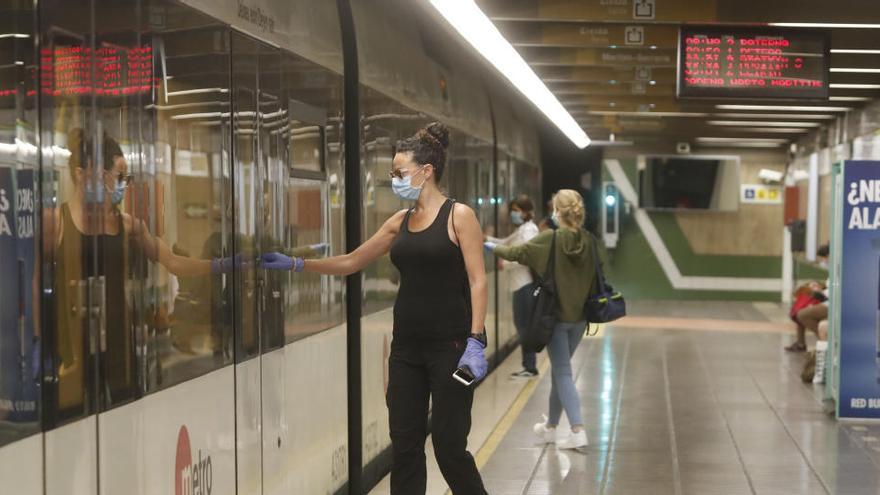 Las principales estaciones de metro limitarán el acceso a los vagones