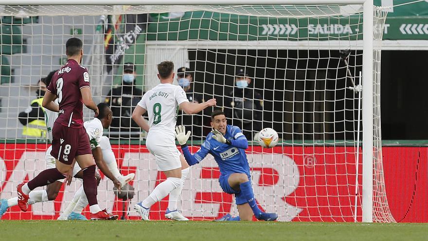 La Real se mete en la pelea por la Champions y complica la vida al Elche