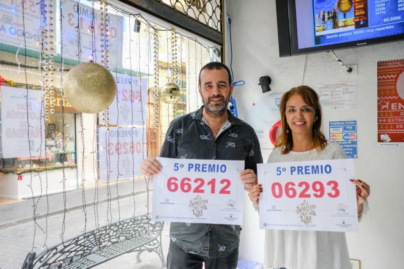 Gáldar. Administración de loterías de Gáldar, calle Capitán Quesada, dos quintos premios.  | 22/12/2019 | Fotógrafo: José Carlos Guerra